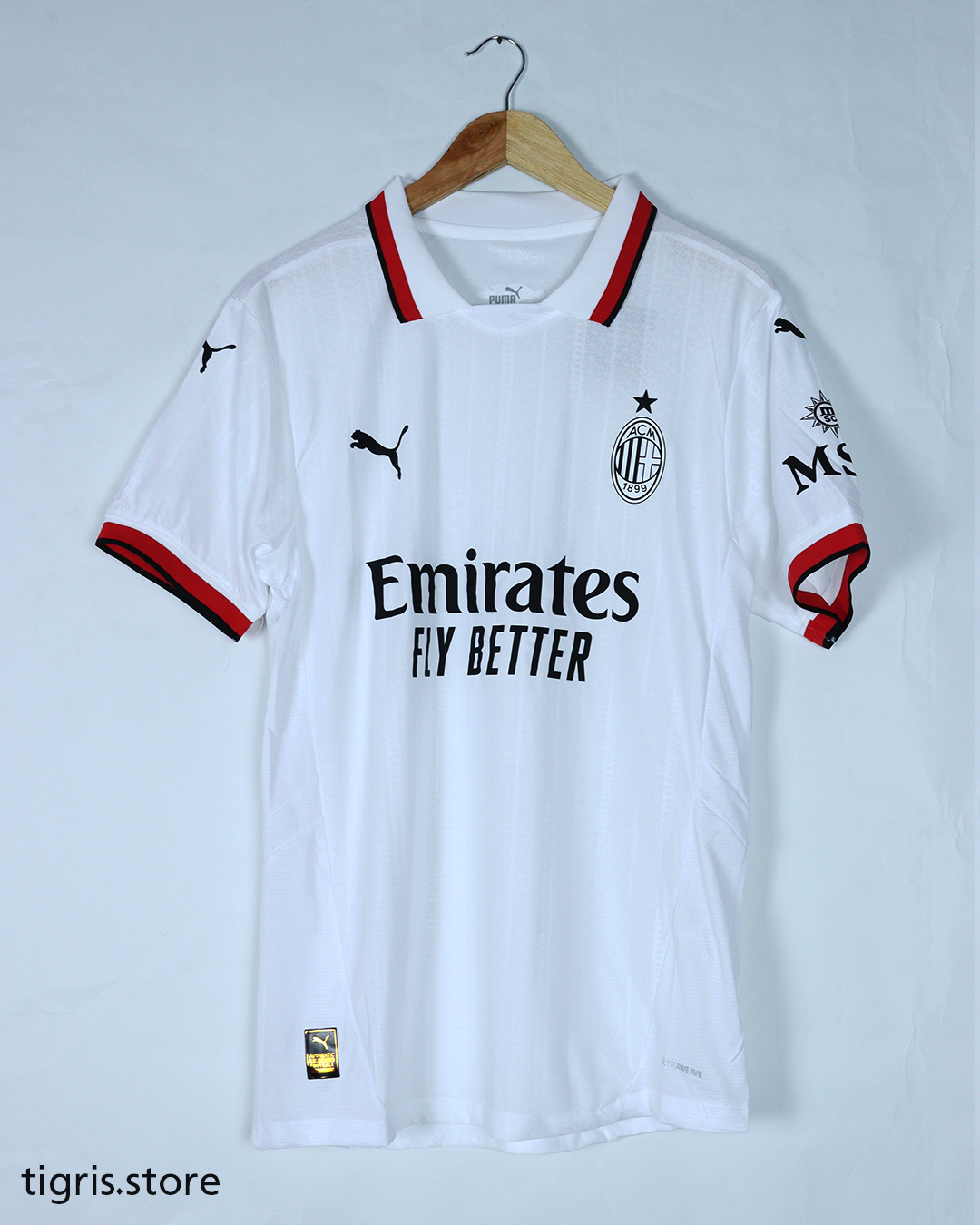 ميلان الأبيض 24/25