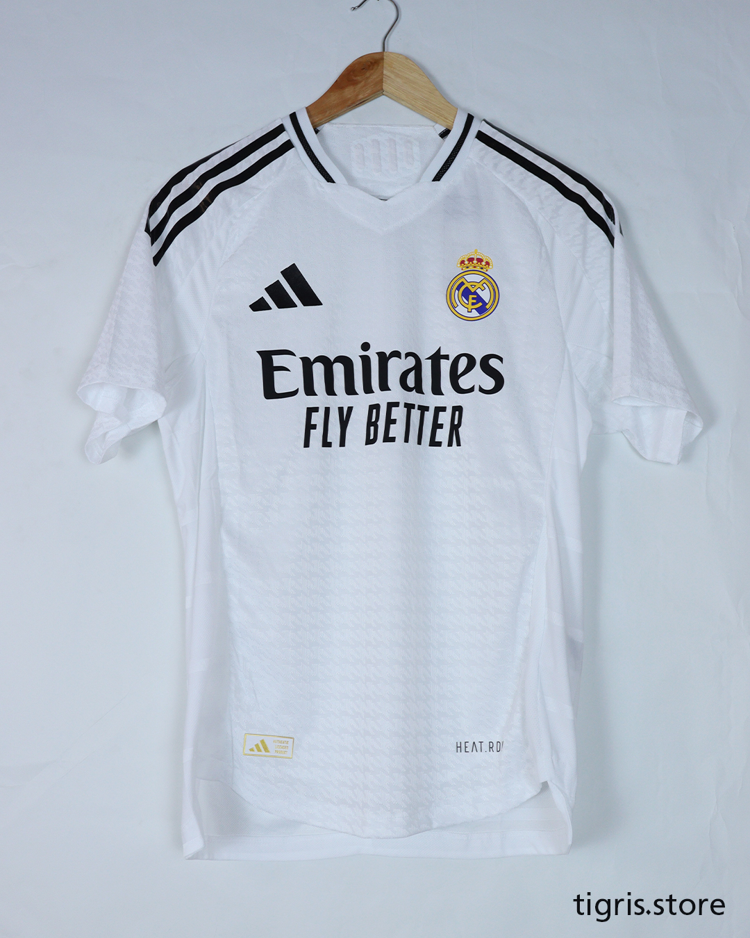 ريال مدريد الأبيض 24/25