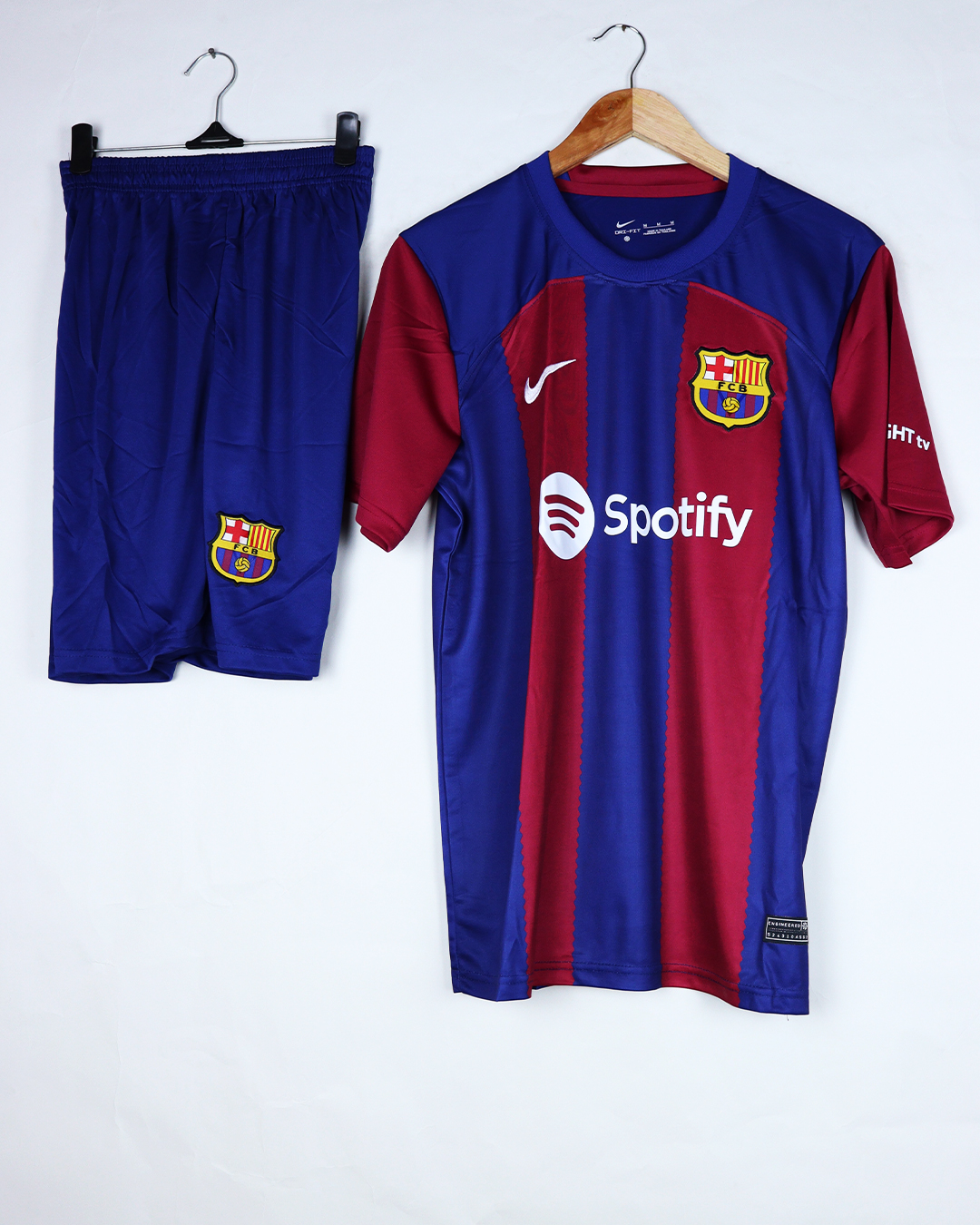 برشلونة الأساسي مشجع 23/24