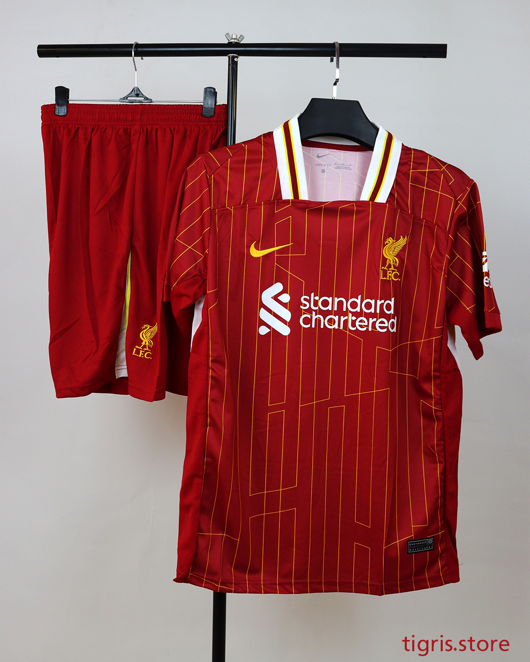 ليفربول الأساسي 24/25 