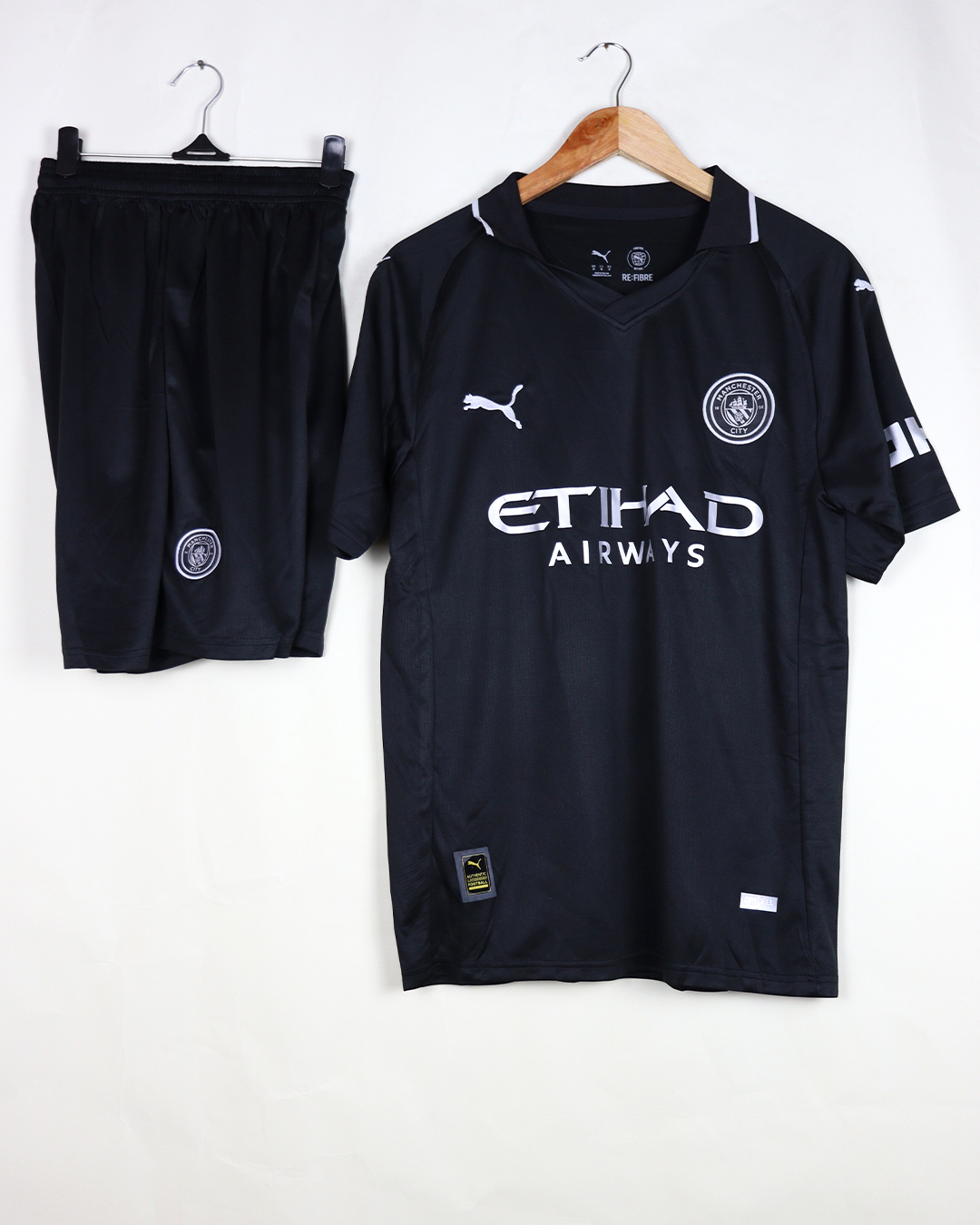 مانشستر ستي الأسود مشجع 25/26