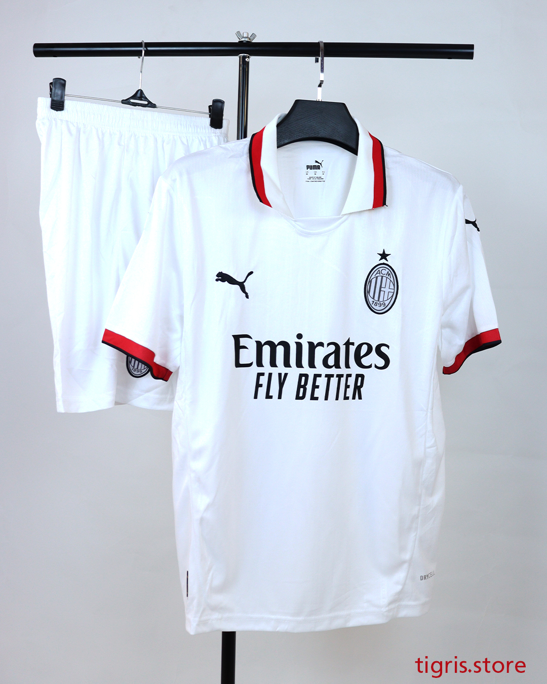 ميلان الأبيض 24/25