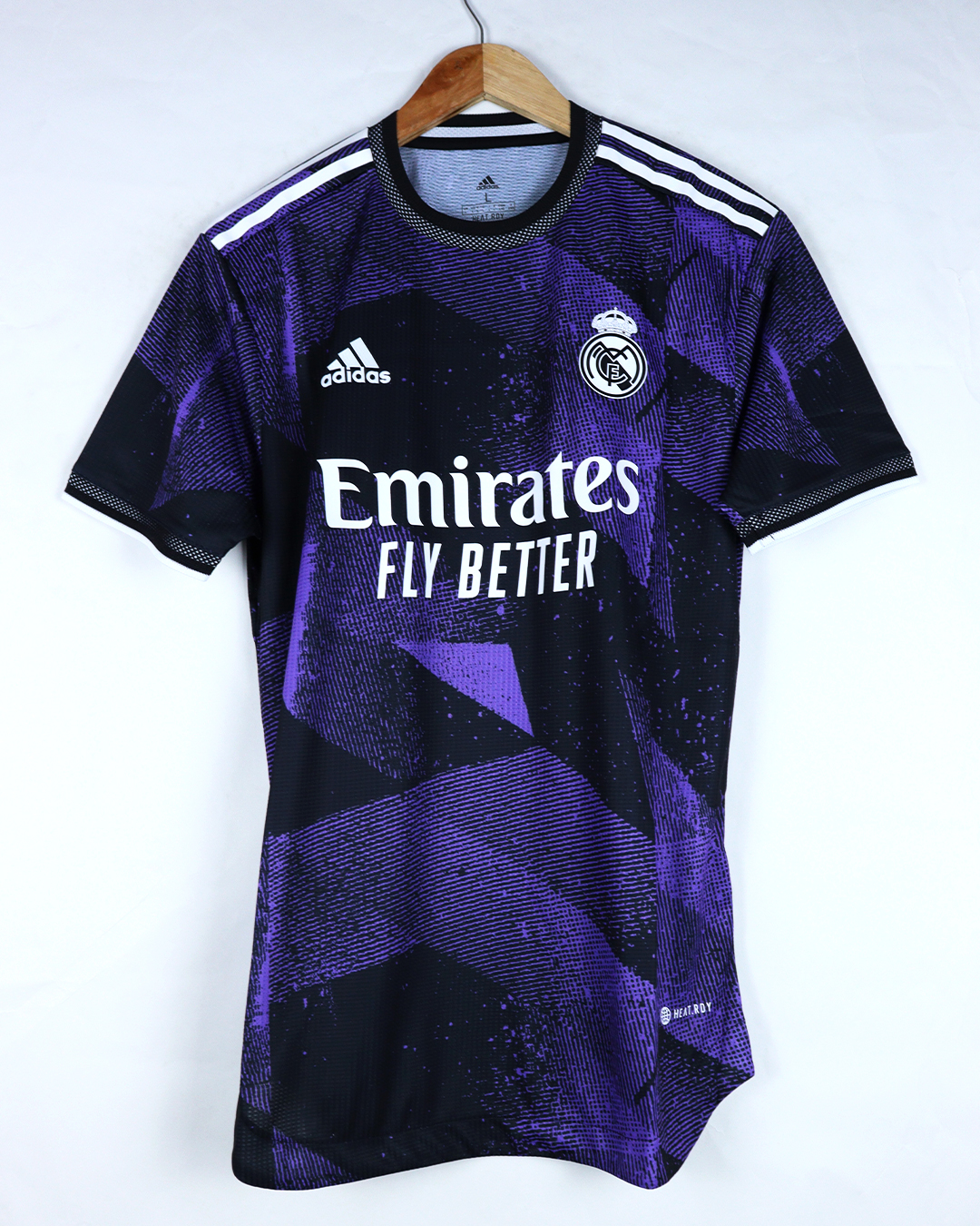 ريال مدريد نسخة خاصة اسود/بنفسجي